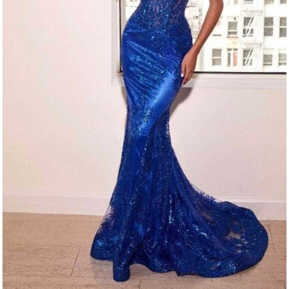 CINDERELLA DIVINE Royal Blue Prom Dress NWT Size 4 - Picture 3 of 6